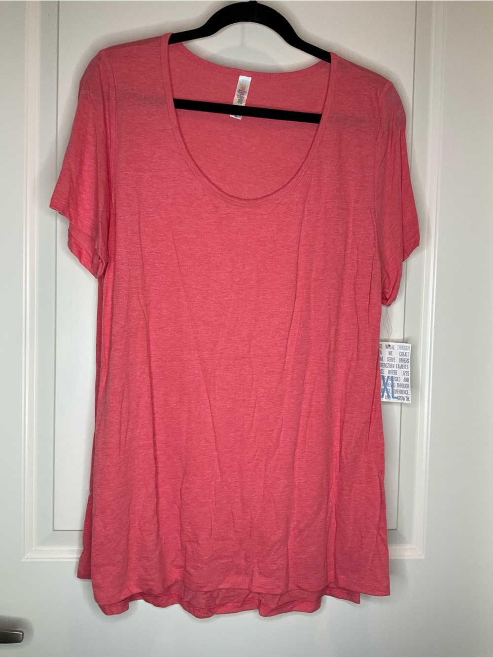LuLaRoe Classic Coral Scoop Neck Short Sleeve Top XL
